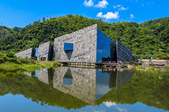 蘭陽博物館單面山建築